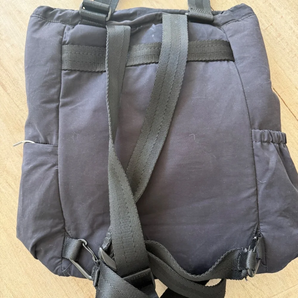 Viouri Backpack - Picture 2 of 9